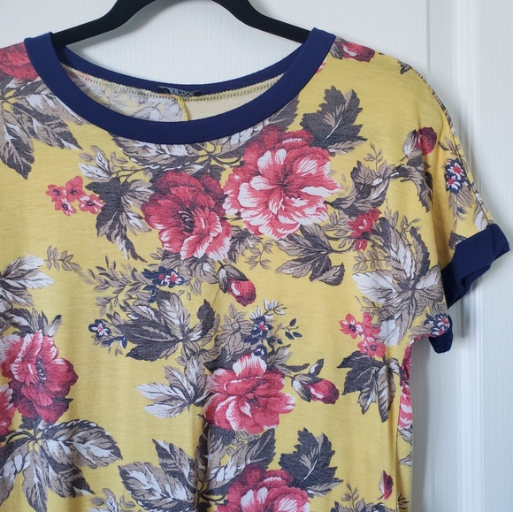 🍍Floral Peplum Tee Size Small - Picture 2 of 4